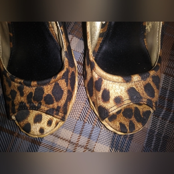 🖤🐆Express Cheetah Wedges🖤 - Picture 10 of 13
